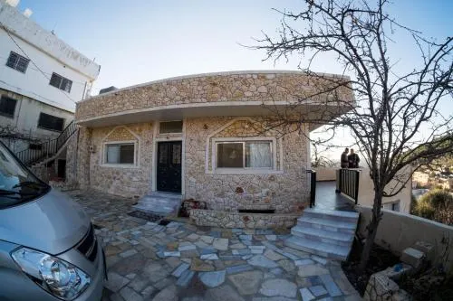 Ajloun Mhna Guest House - فنادق في عجلون