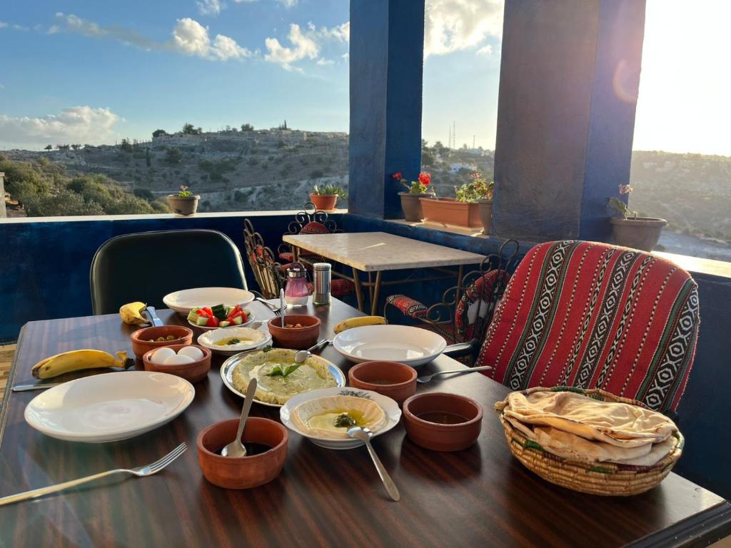 Al Bustan House & - فنادق في إربد