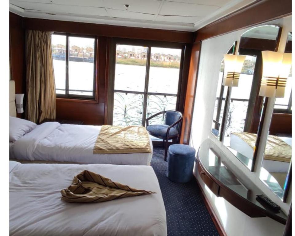 الفندق العائم نايل ايليت سوهاج - فنادق في سوهاج