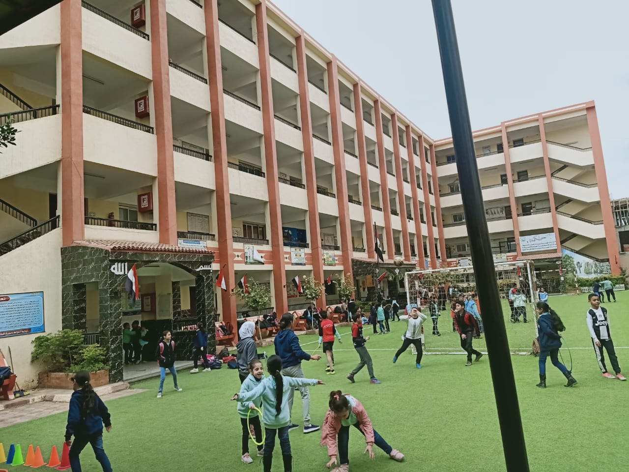 المدرسة التجريبية للغات - مدارس في شبين الكوم