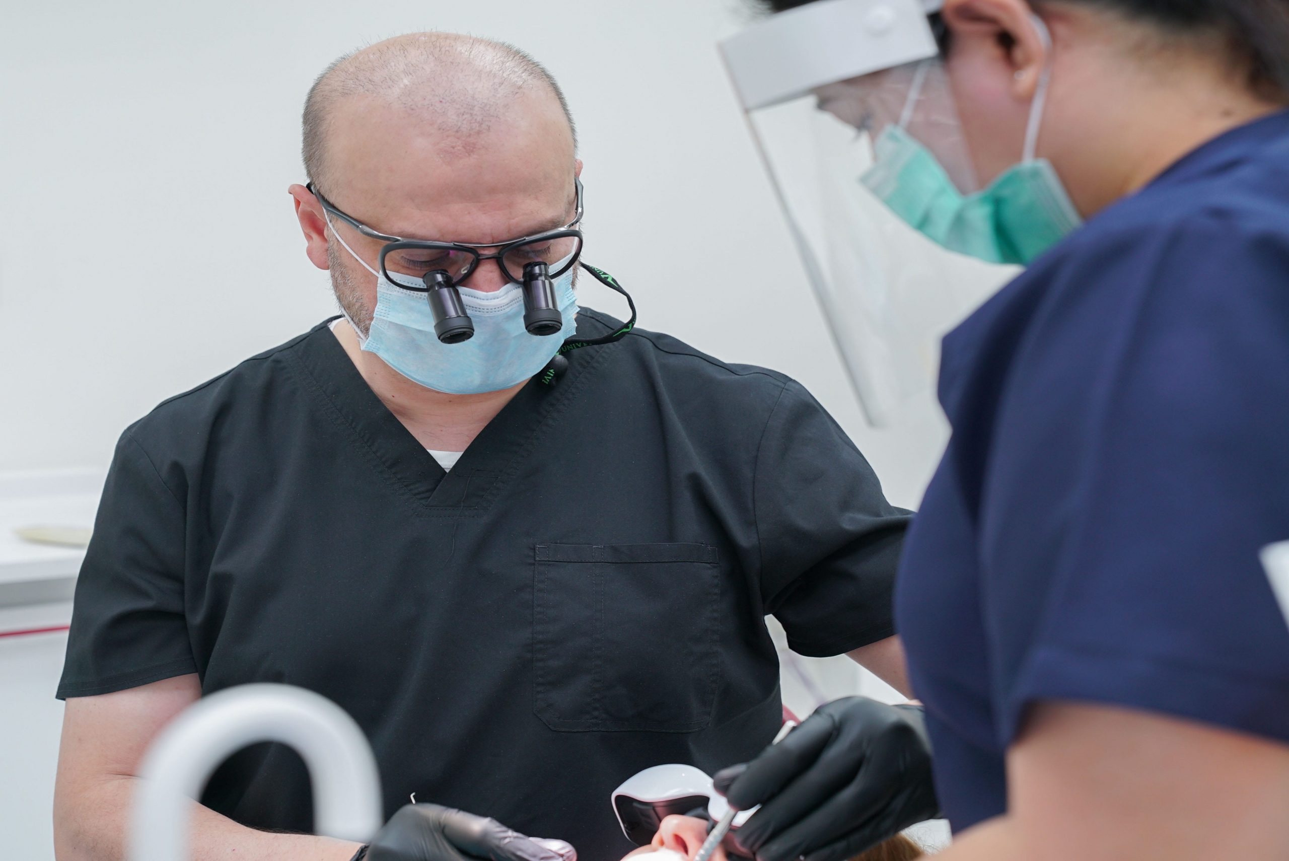 المركز الأول لزراعة وتقويم وتجميل الأسنان - عيادات أسنان في الدوحة