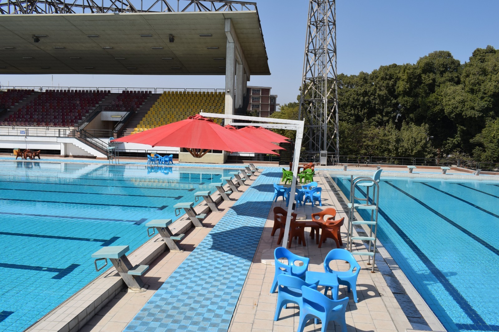 النادي الاجتماعي ( القرية الأولمبية) جامعة أسيوط - صالات رياضية في أسيوط