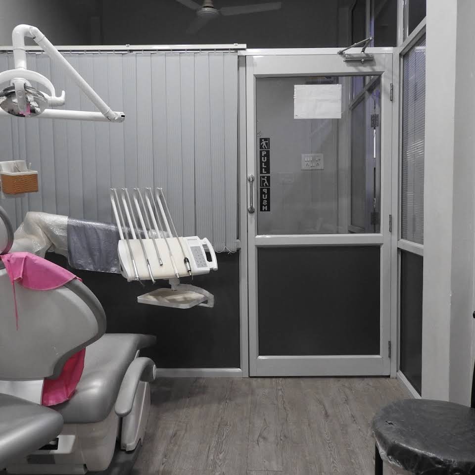 Amin Dental Clinic | دكتور احمد محمد امين - عيادات أسنان في الأقصر