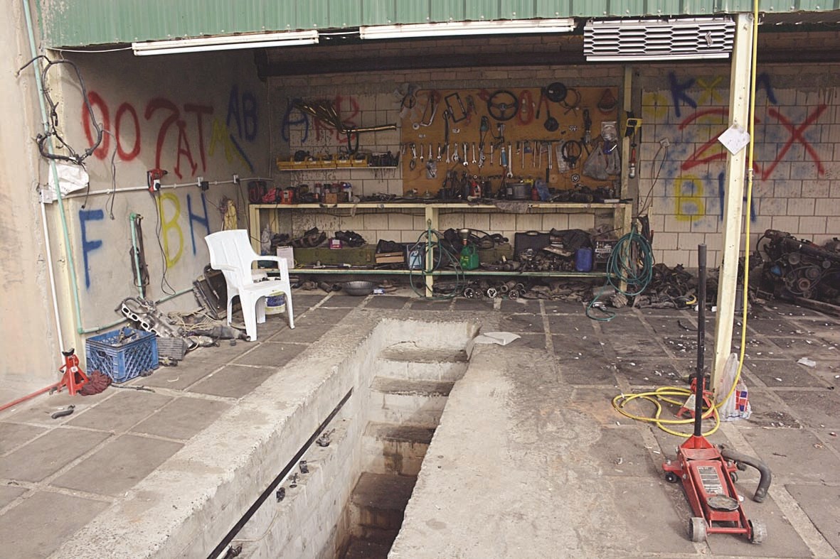 أولاد نبيل لتغيير الزيت وتشحيم السيارات - شركات تنظيف في أسوان