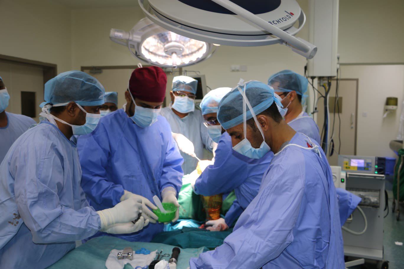 عيادة الدكتور نبيل يوسف / أخصائي الكسور / اختصاص دقيق تبديل المفاصل - عيادات في البصرة