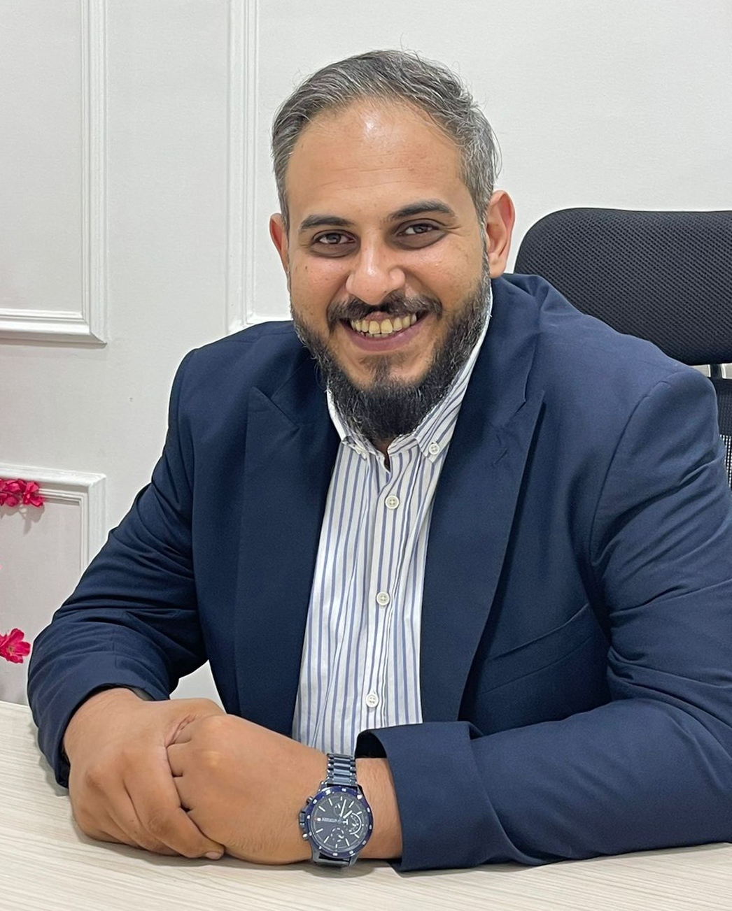 عيادة د محمد مقبول لجراحه التجميلDr. Mohamed Makboul Clinic - زراعة الشعر في أسيوط