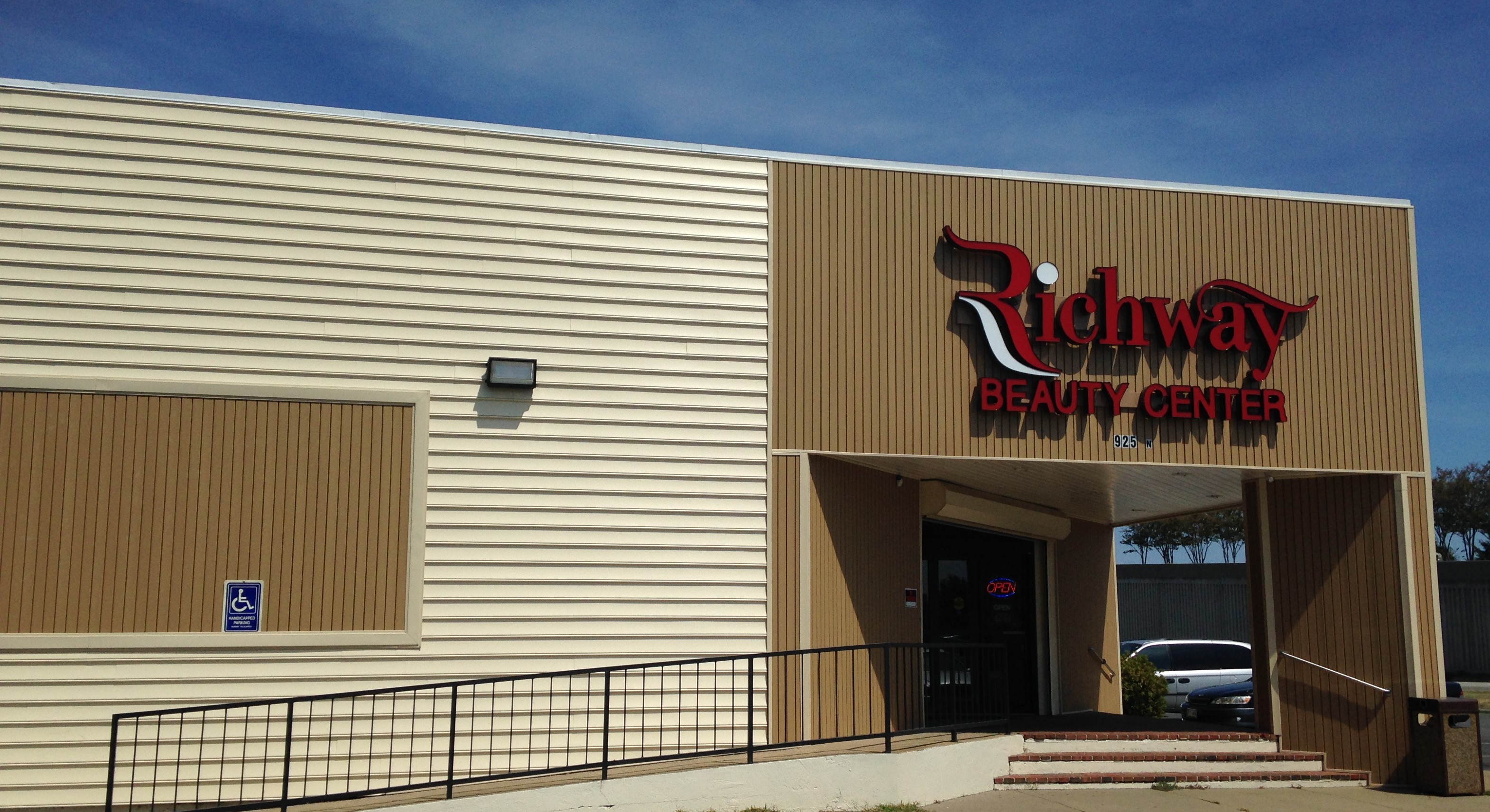 Beauty center virginia - مراكز تجميل في البلقاء