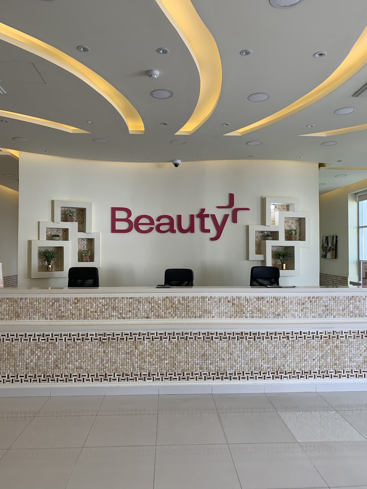 Beauty Plus Medical Center - مراكز تجميل في أبوظبي