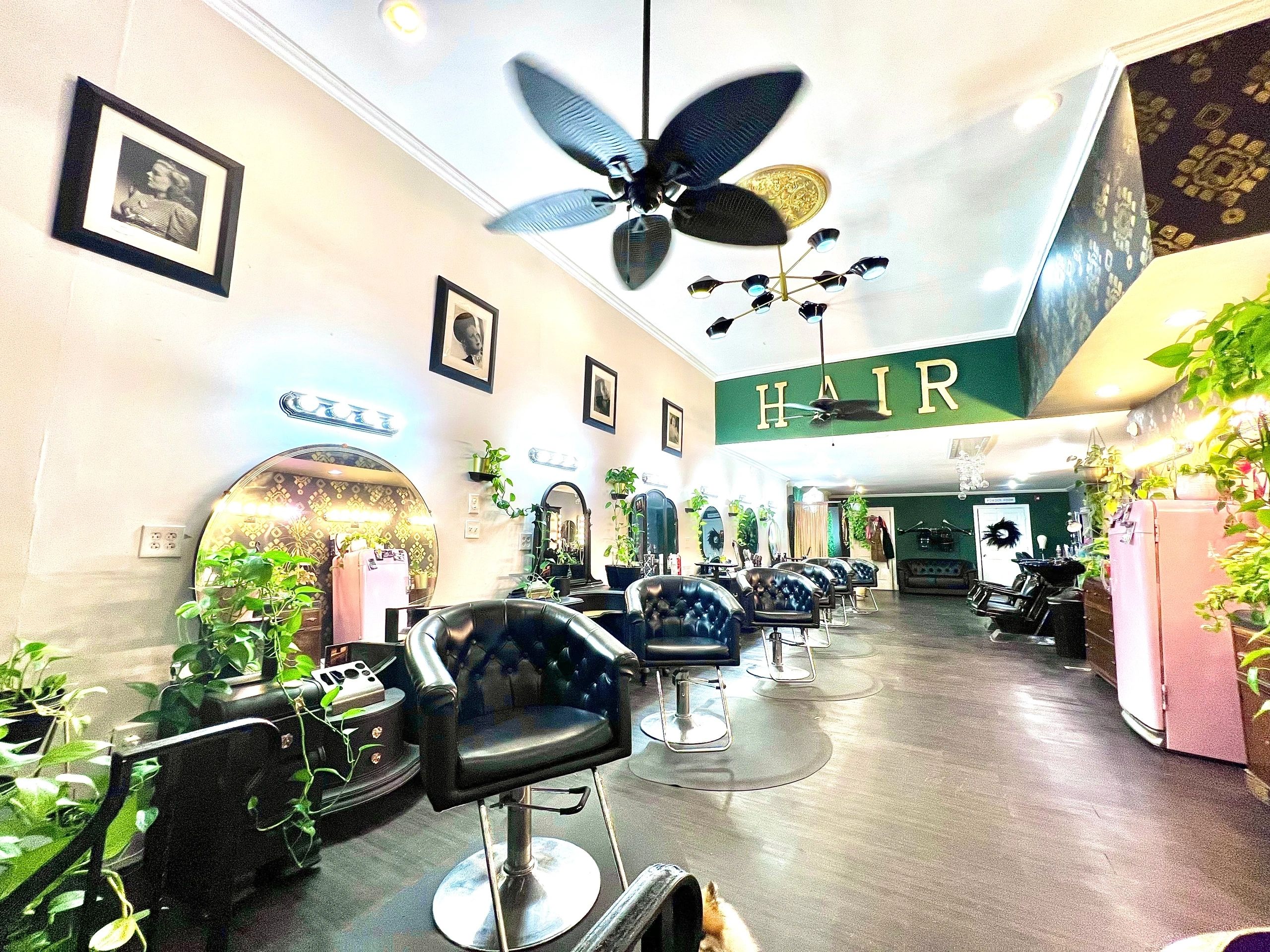 Blush Salon Shuwaikh - مراكز تجميل في الفروانية