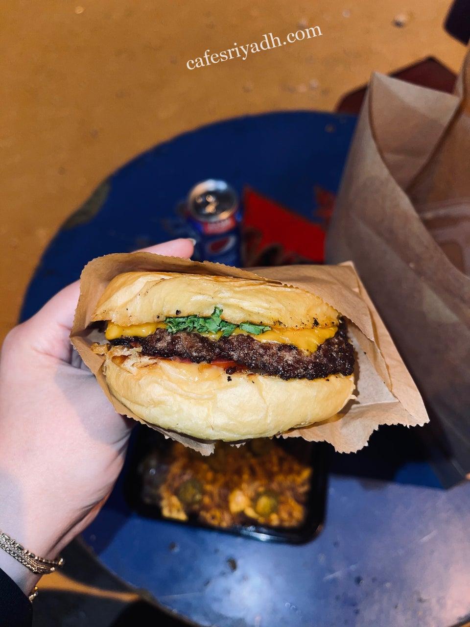 برجر عالواقف - مطاعم في الرياض