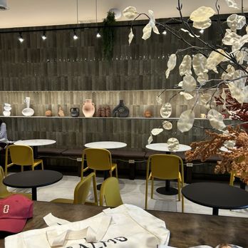 Calmo.Coffee.House - كافيهات في الزرقاء