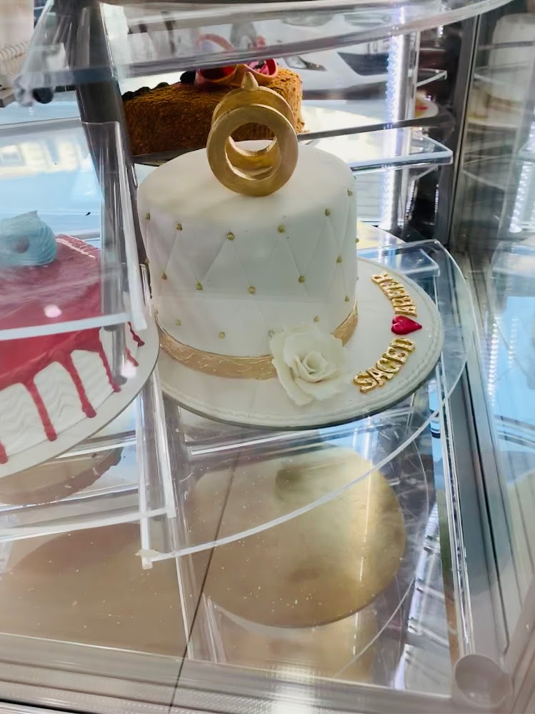 Charlotte Sweets Al Qasimia حلويات شارلوت القاسمية - حلويات في الشارقة