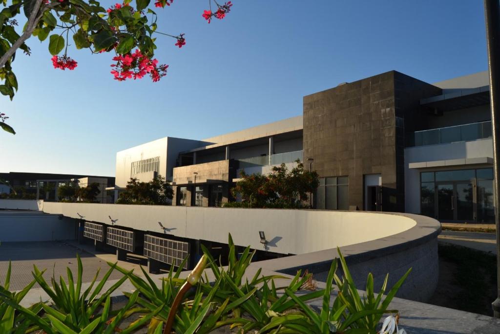 Counsel Beach Hotel - فنادق في البحيرة