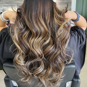 Deluxe Beauty Women Salon - صالونات نسائية في دبي