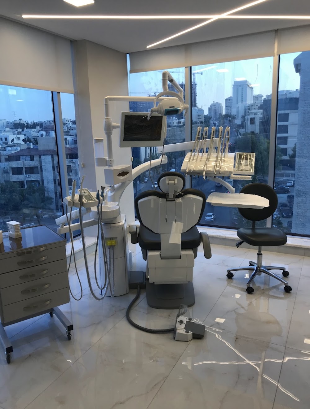 Dr Moataz Alsardi - عيادات أسنان في عمّان