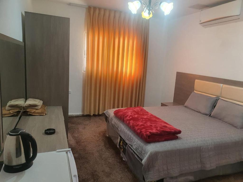 فندق الفارس - فنادق في الطفيلة