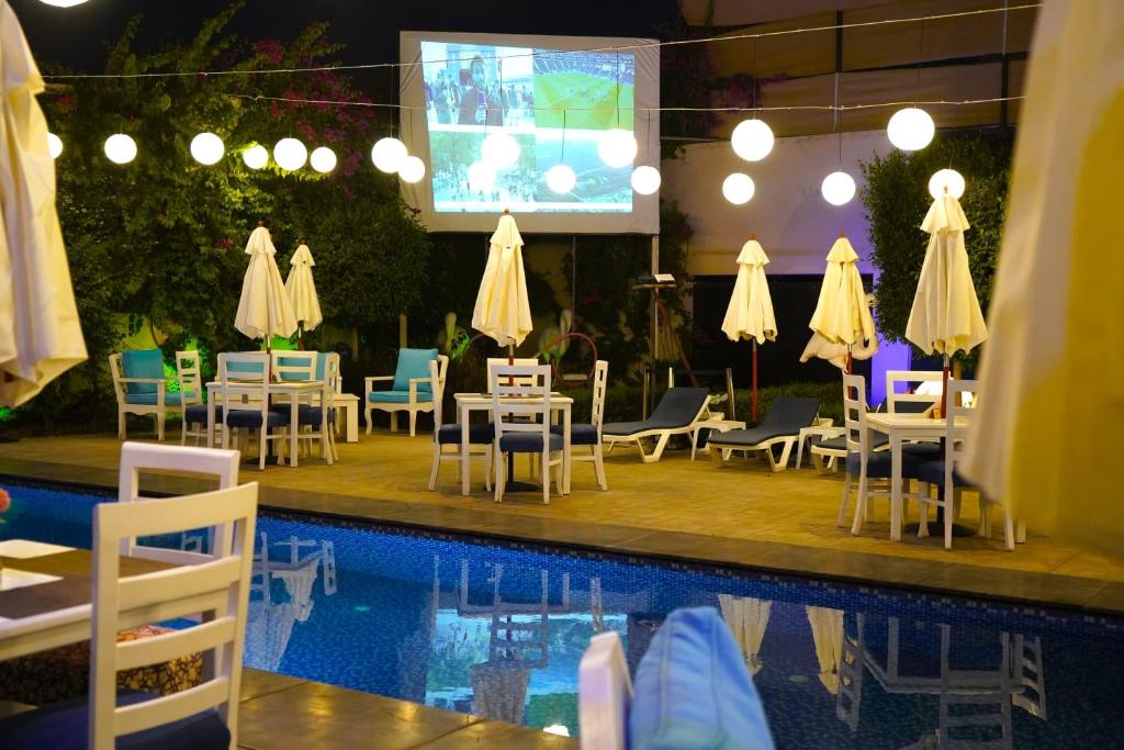 فندق إيتش - فنادق في مأدبا