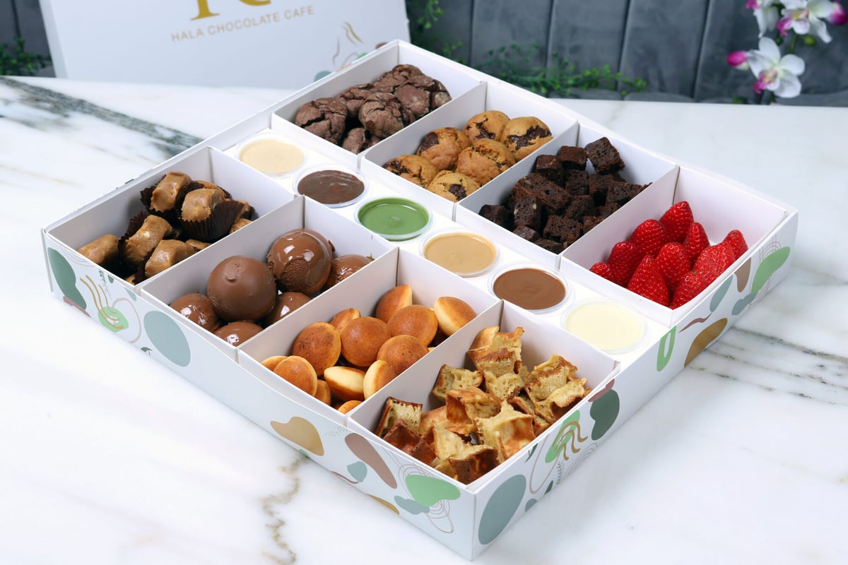 Hala Chocolate Cafe & Desserts - Sharjah - محلات حلويات في الشارقة