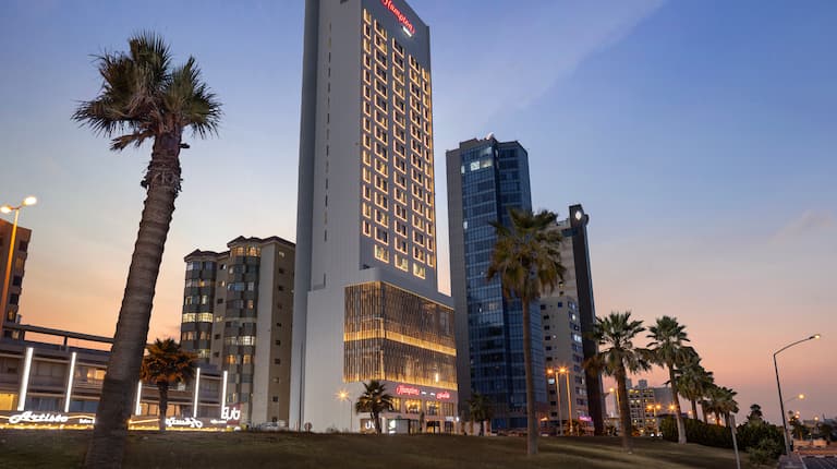 هامبتون باي هيلتون الكويت السالمية - فنادق في حولي