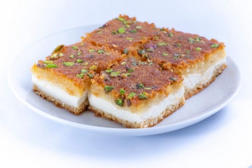 حلويات ومعجنات بسبوسة - حلويات في أبوظبي