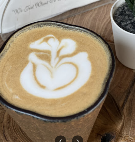 كافيه الباب الغامق - كافيهات في الشارقة