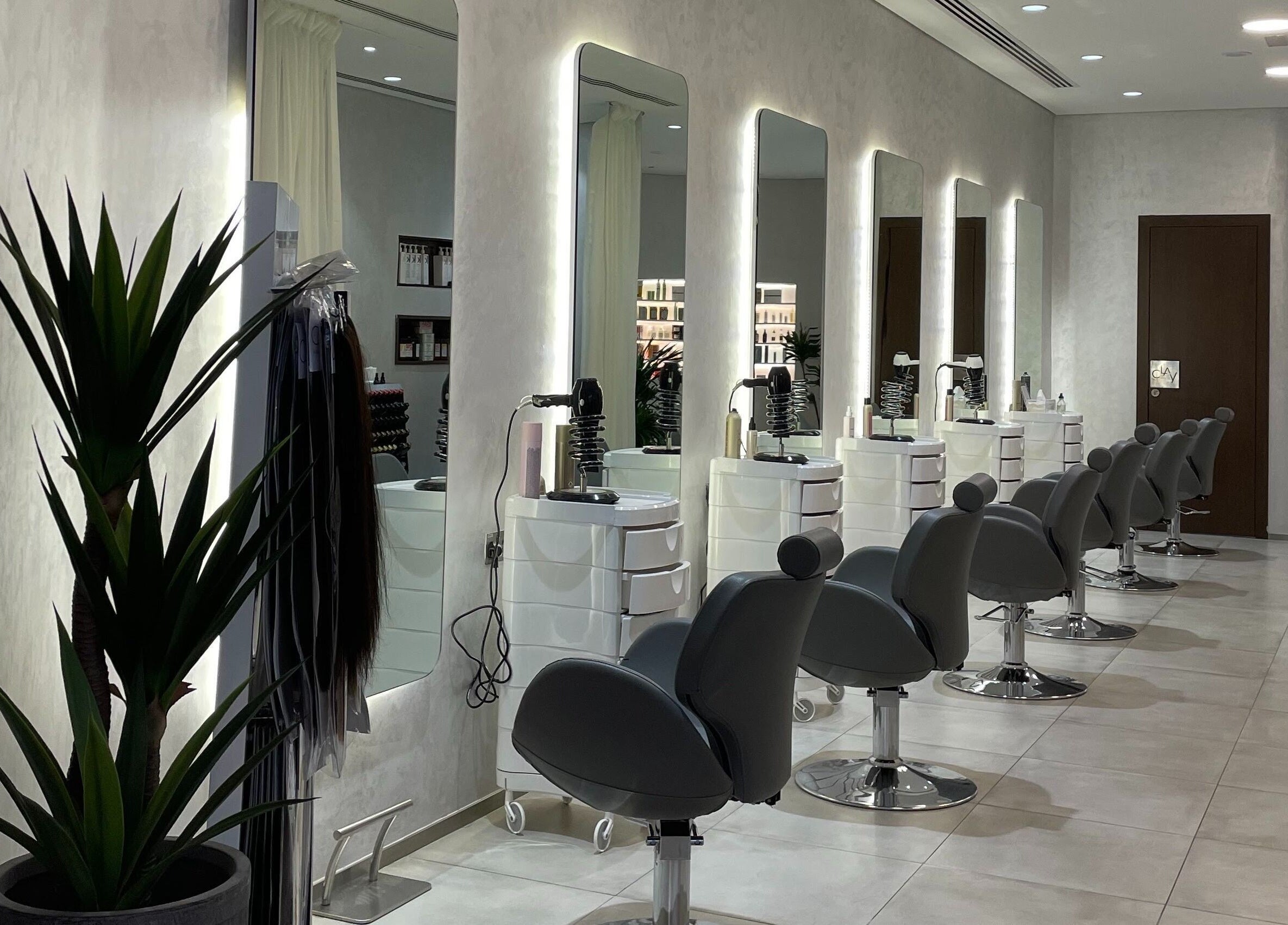 Khaldiya Beauty Salon - مراكز تجميل في الفروانية