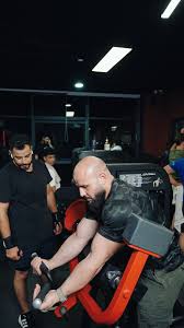 كرنش جيم نادي للرجال - صالات رياضية في مأدبا