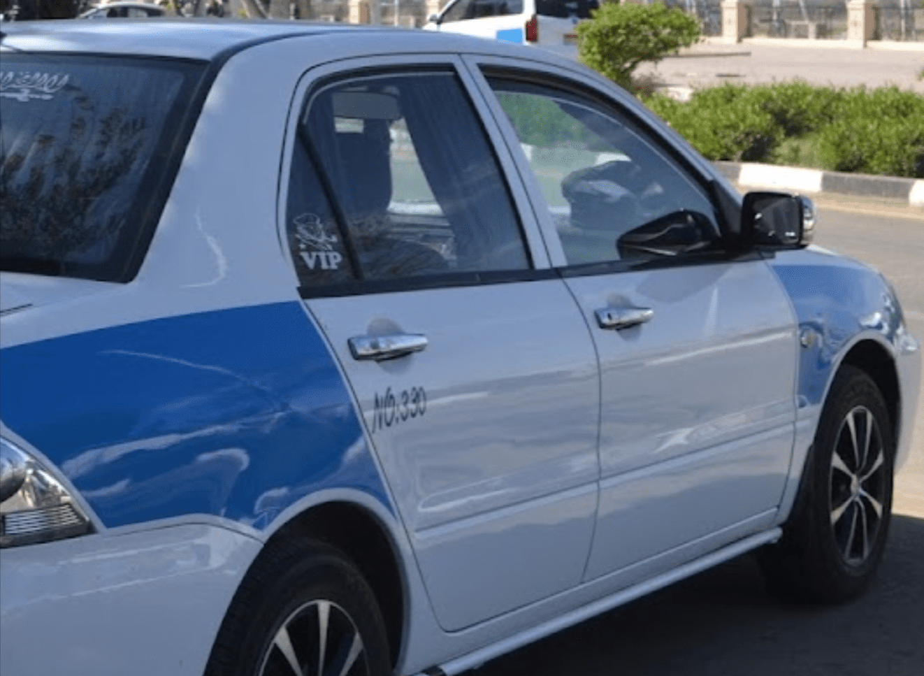 Luxor airport taxi - خدمات سيارات في الأقصر