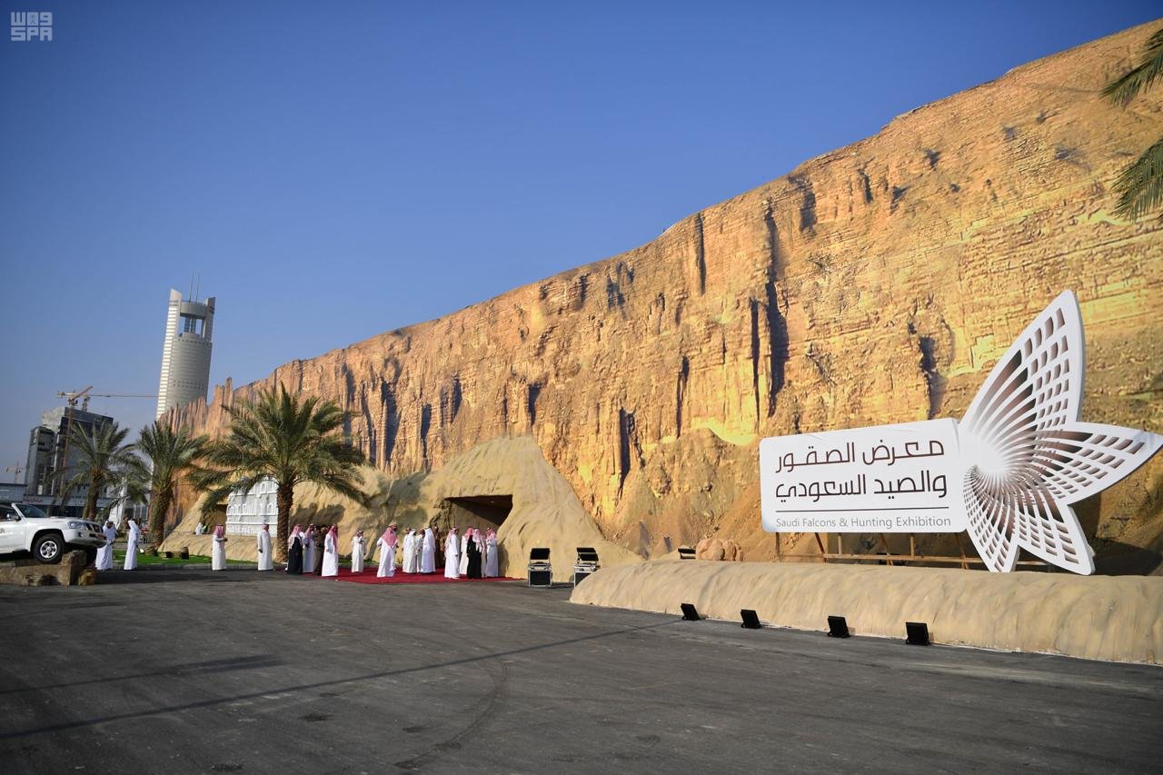 مدارس الشارقة الأهلية | بنين - بنات ( فرع طويق ) - مدارس في الرياض