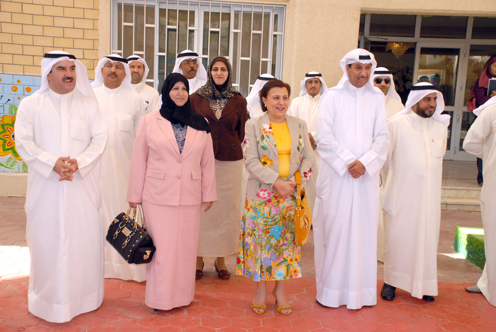 مدرسة عبدالوهاب حسين القرطاس الابتدائية - بنين - مدارس في مبارك الكبير