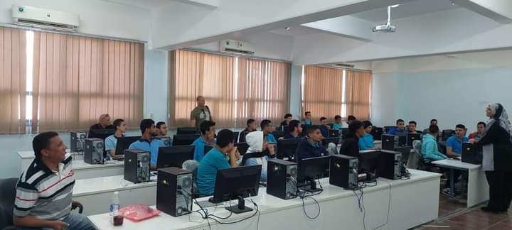 مدرسة المتفوقين للعلوم والتكنولوجيا بالبحر الاحمر - مدارس في البحر الأحمر