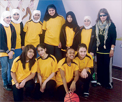 مدرسة القادسية المتوسطة بنات - مدارس في الفروانية