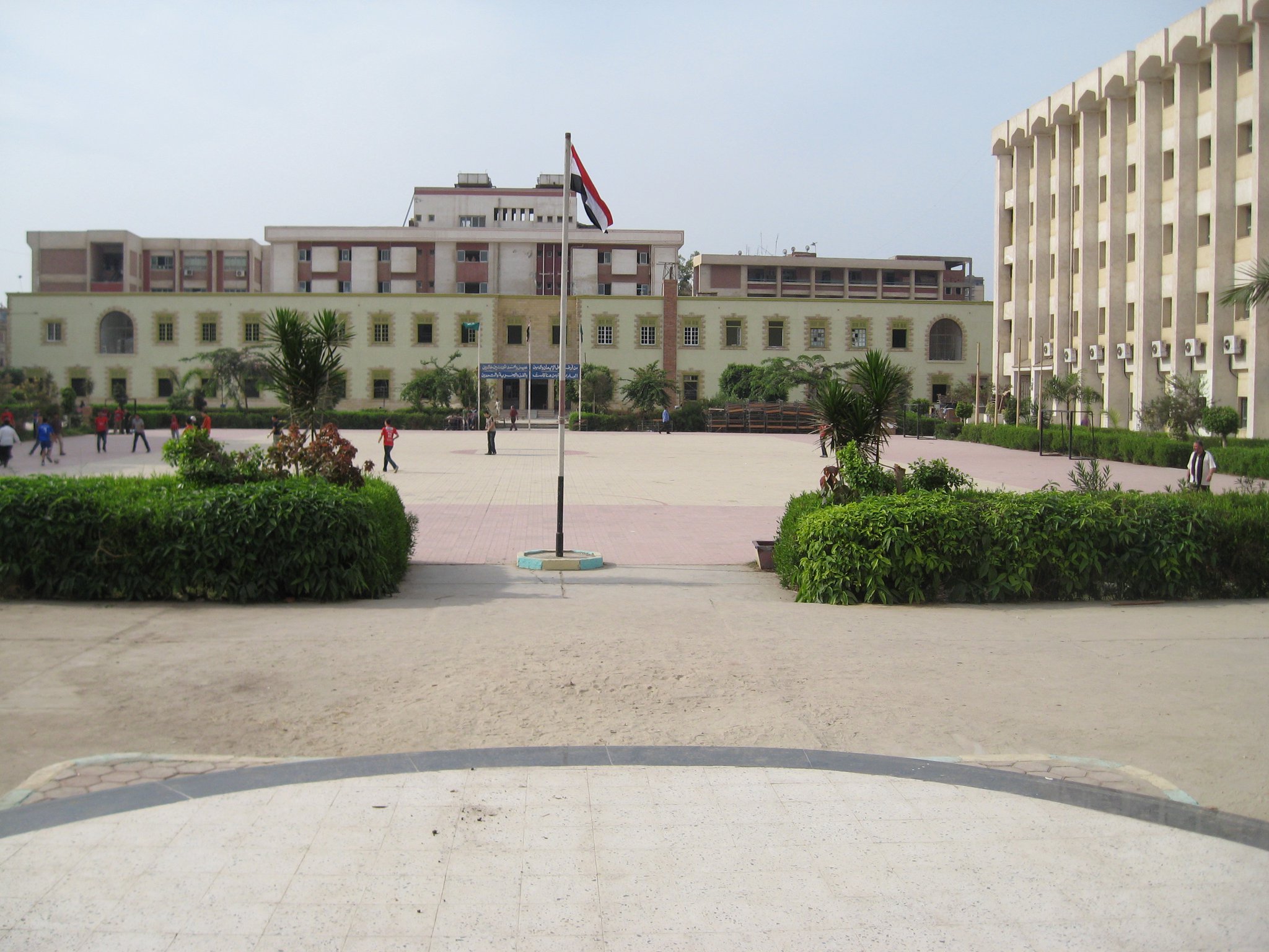 مدرسة الزقازيق الثانوية الفندقية - مدارس في الزقازيق