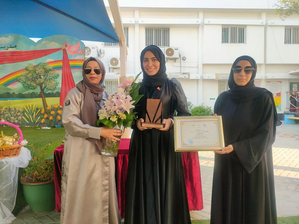 مدرستا الزاهد للبنين وآمرلي للبنات - مدارس في القادسية