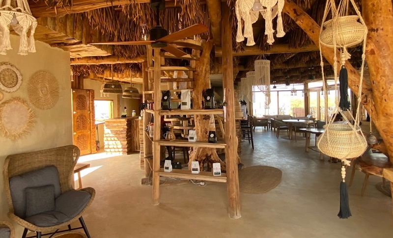 Mikoko Cafe - كافيهات في أم القيوين