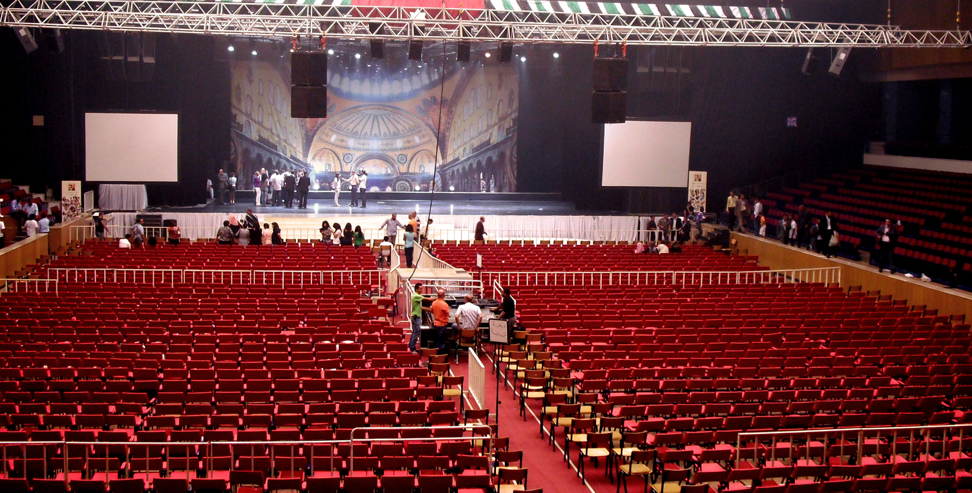 مجمع الأرينا - صالات رياضية في عمّان