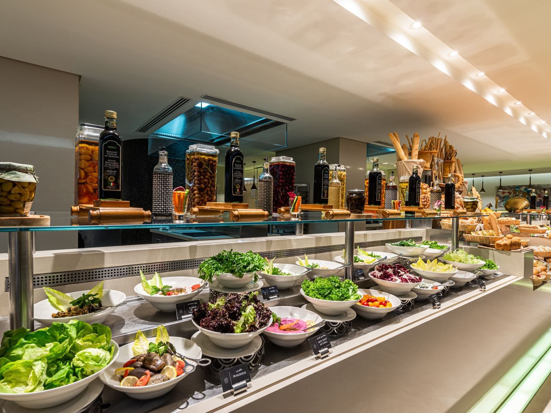 ملتقى الشرق والغرب - مطاعم في الرياض