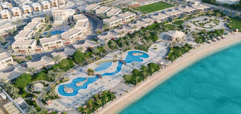 منتجع المروب في سميسمة - فنادق في الخور