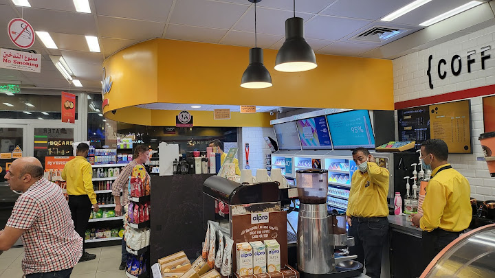 Mobil On The Run El-Batal Ahmed Abdelaziz Street - كافيهات في الجيزة