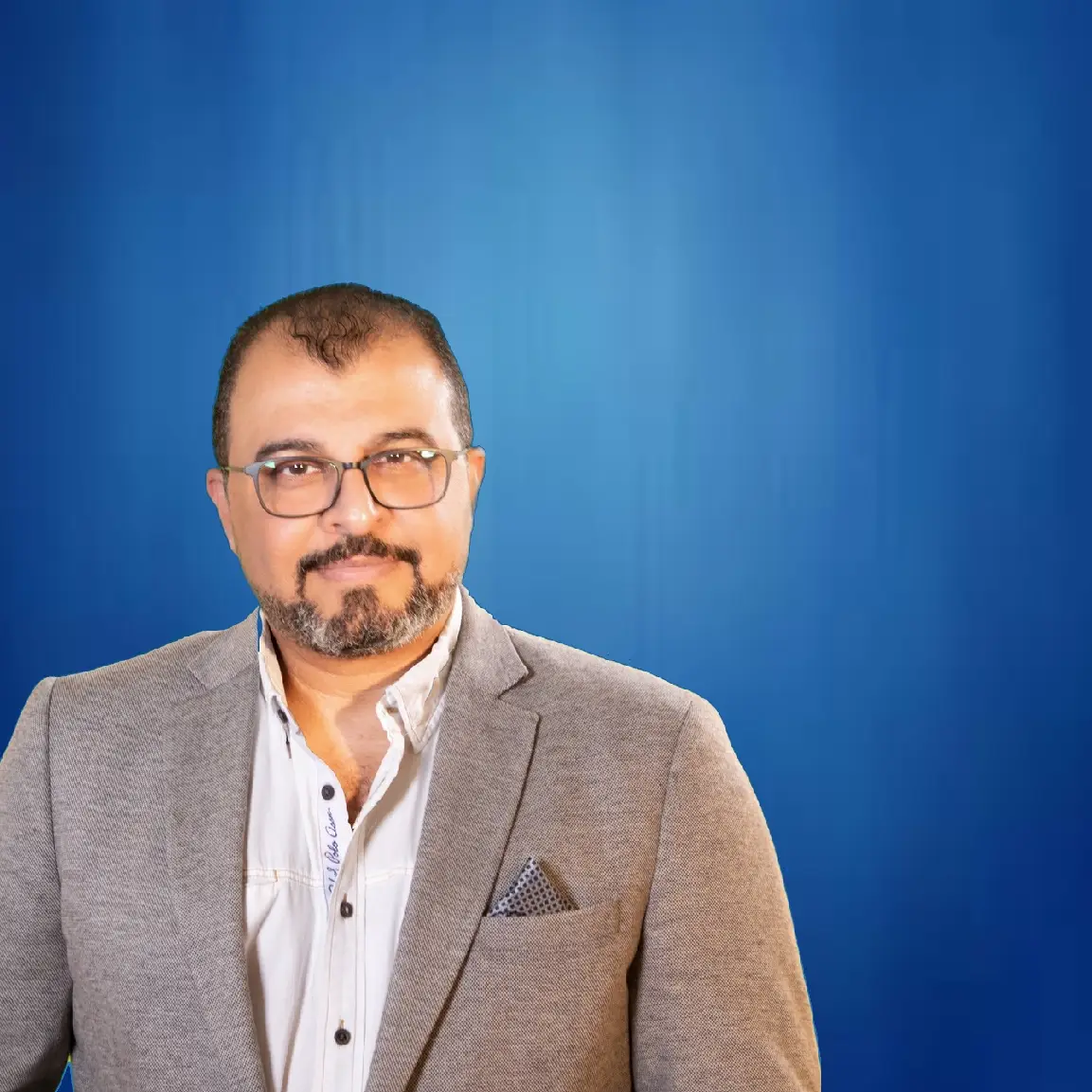 مركز كولاجين للتجميل الدكتور سائد النصيرات - زراعة الشعر في العقبة