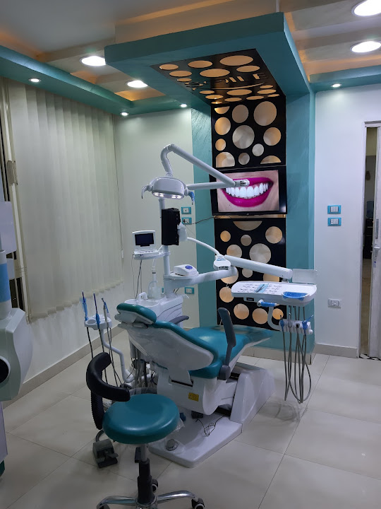 مركز سمايل لطب الاسنان-دكتور محمود سليمان عاشور - عيادات أسنان في السويس