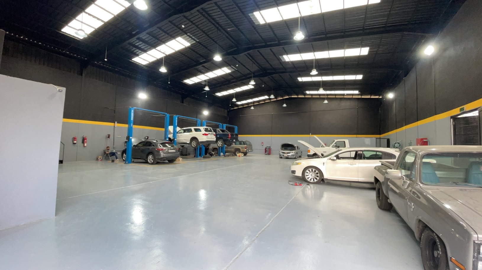 مركز سيرفس زون - خدمات سيارات في أبها