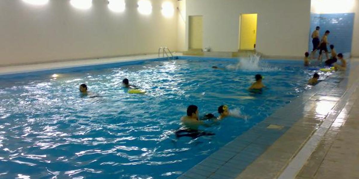 مسبح نادي معلمي الطفيلة - صالات رياضية في الطفيلة