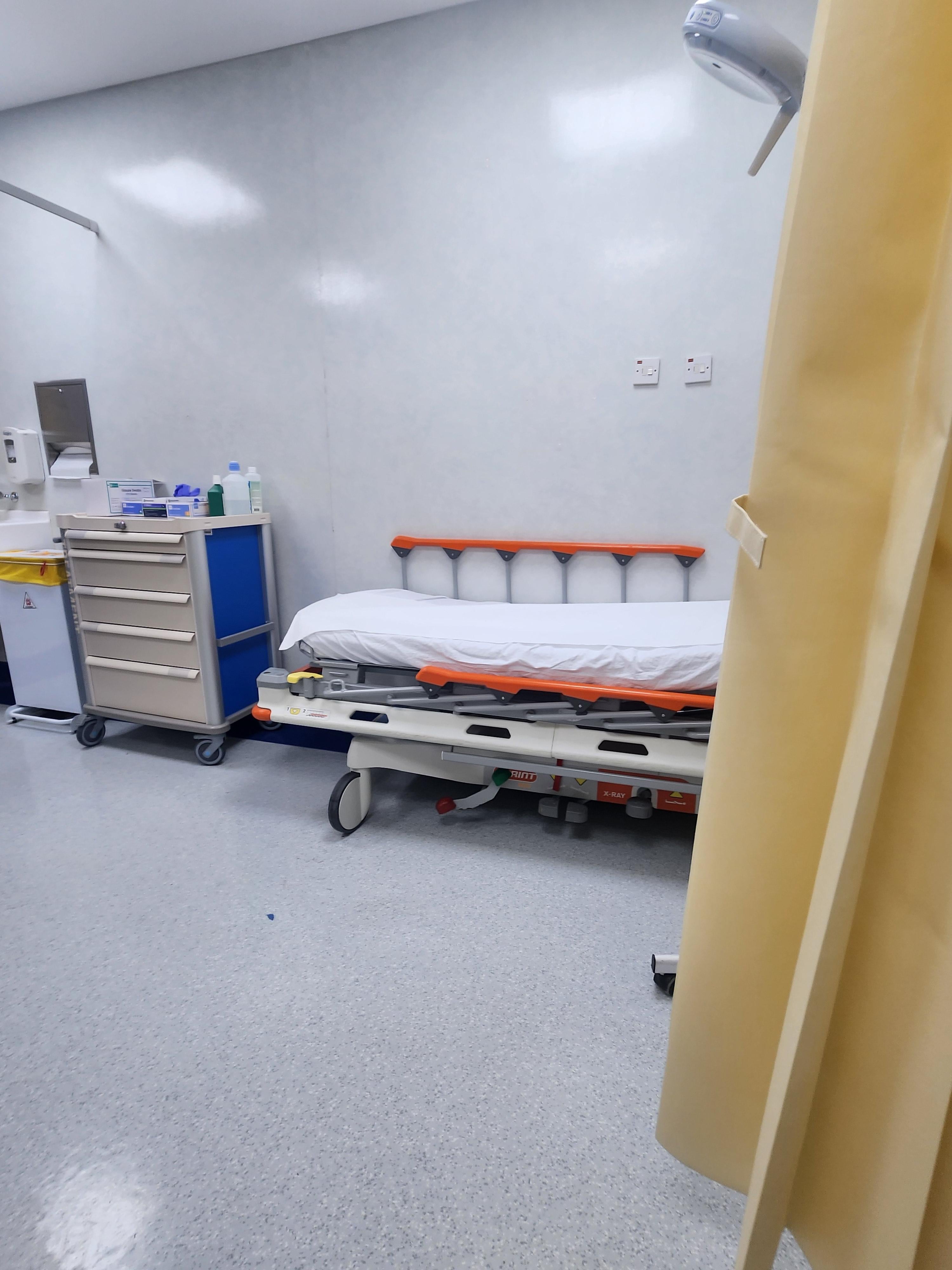 مستشفى راشد عود ميثاء - مستشفيات في الشارقة