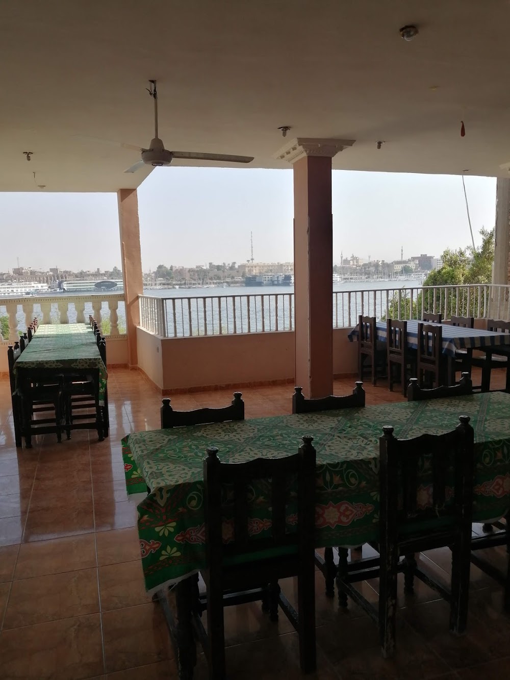مطعم توت عنخ امون Tout Ankh Amoun Restaurant - مطاعم في الأقصر