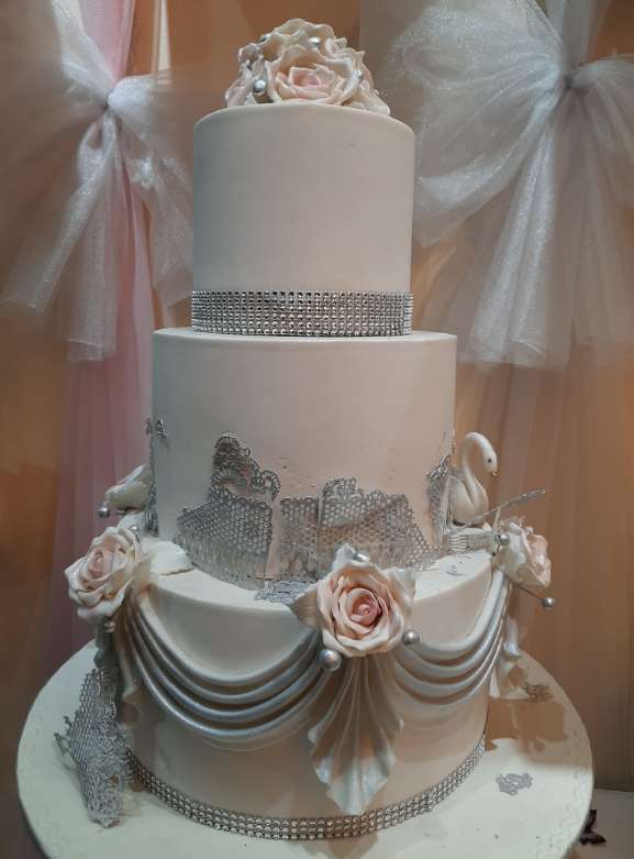 مطعم وحلويات سلورة - حلويات في الشارقة