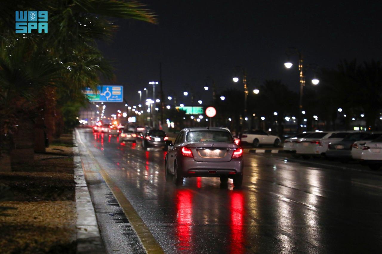 متوسطة الإمام أبو حنيفة - مدارس في الحدود الشمالية