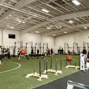 نادي عالم المحترفين gym Professional Health Club‏ - صالات رياضية في الوفرة