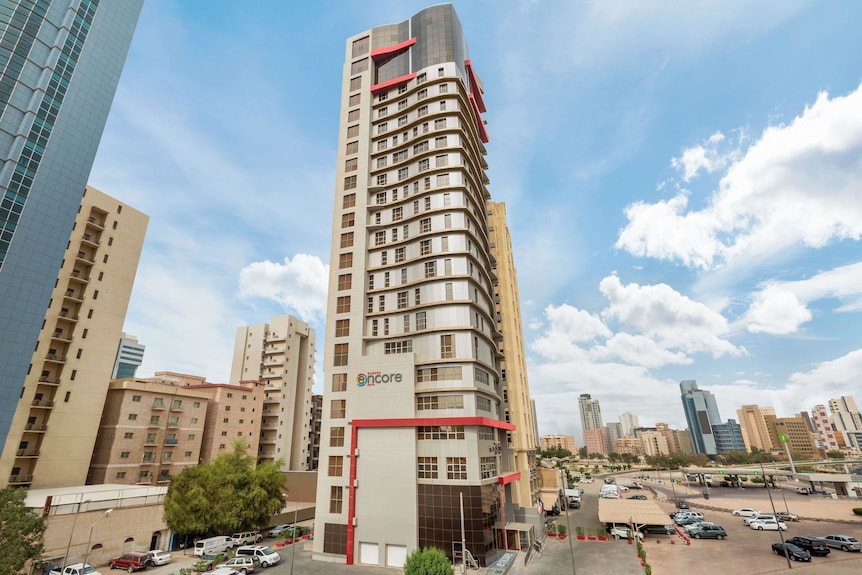 Ramada Encore by Wyndham Kuwait Downtown - فنادق في عبدالله المبارك