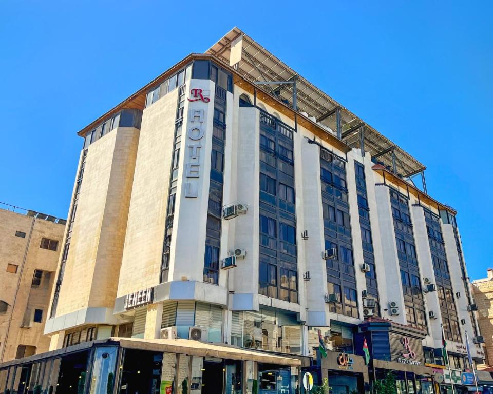 Red Carpet Suites - فنادق في عمّان